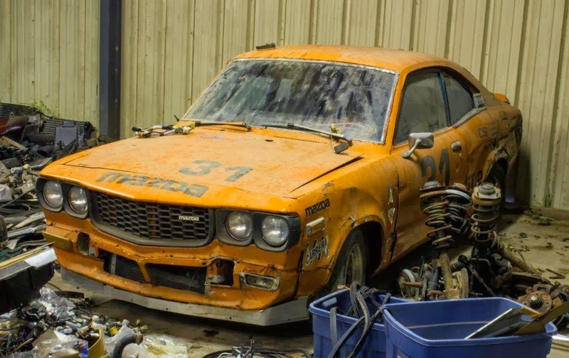 Illustration for article titled Prepare your feelings: Abandonned cars...